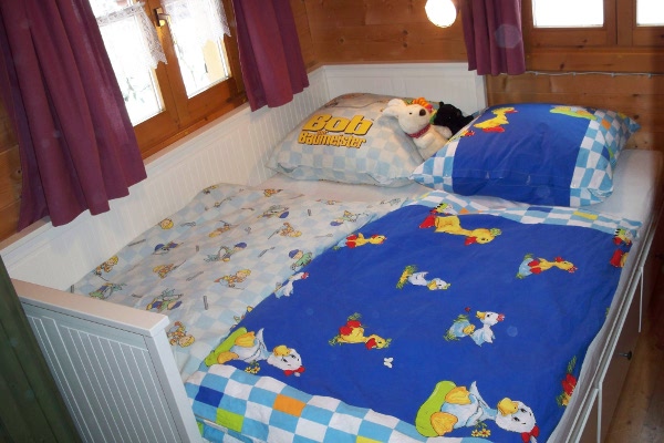Doppelbett ausgezogen 1,60 x 2 m